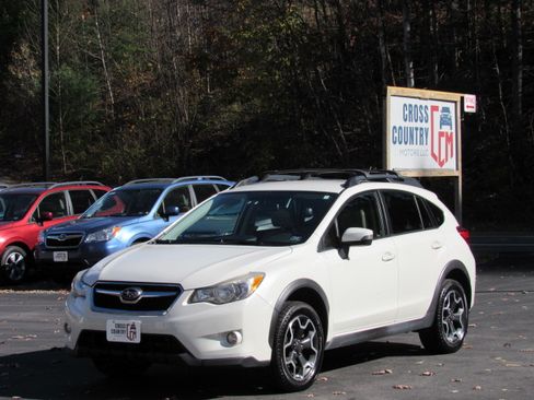 Used 2015 Subaru XV Crosstrek 2.0i Limited image 1