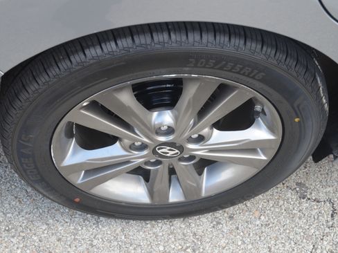 Used 2017 Hyundai Elantra SE FWD image 20