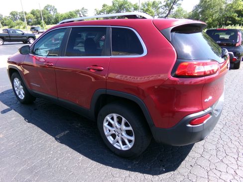 Used 2014 Jeep Cherokee 4WD Latitude image 3