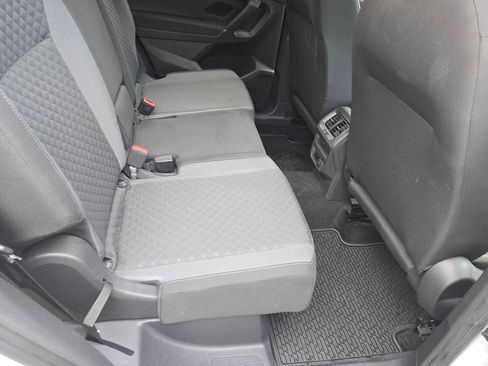 Used 2018 Volkswagen Tiguan S image 20