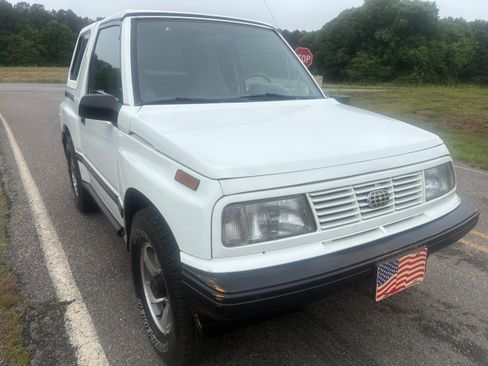 Used 1992 Geo Tracker 4WD 2-Door image 6