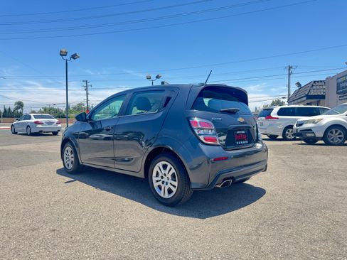 Used 2020 Chevrolet Sonic LT Hatchback FWD image 5