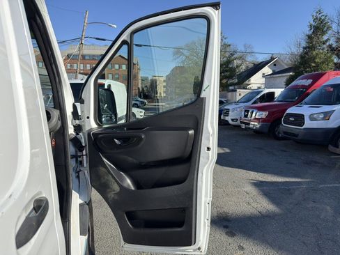 Used 2020 Mercedes-Benz Sprinter 2500 image 9