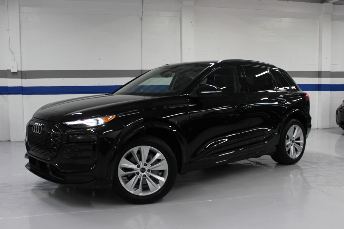 Used 2025 Audi Q6 e-tron Premium RWD image 3