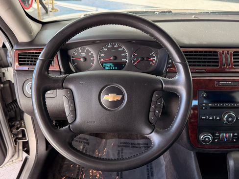 Used 2008 Chevrolet Impala LTZ image 8
