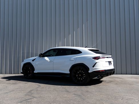 Used 2022 Lamborghini Urus AWD/4WD image 6
