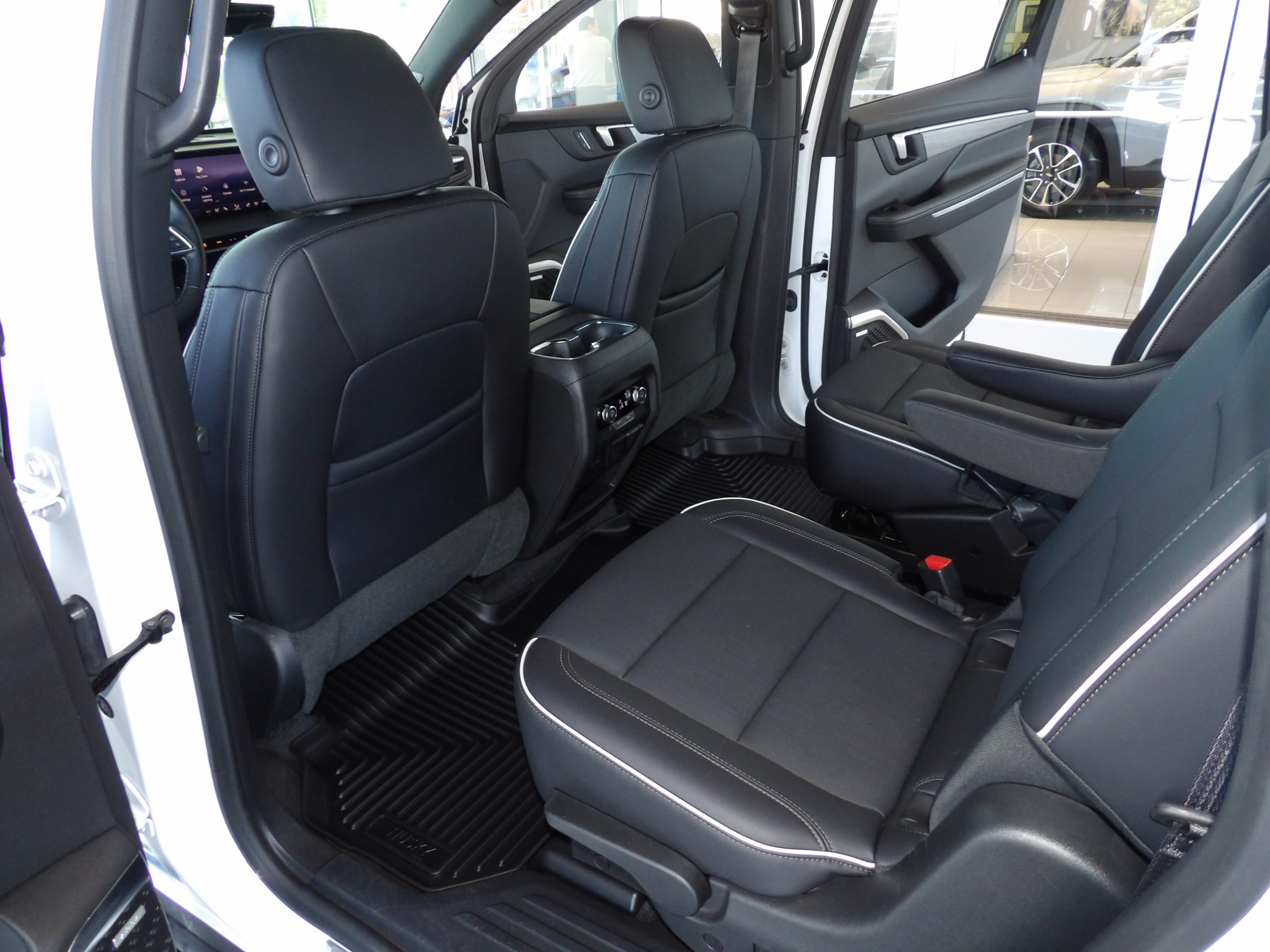 Used 2026 Buick Enclave FWD Preferred image 18