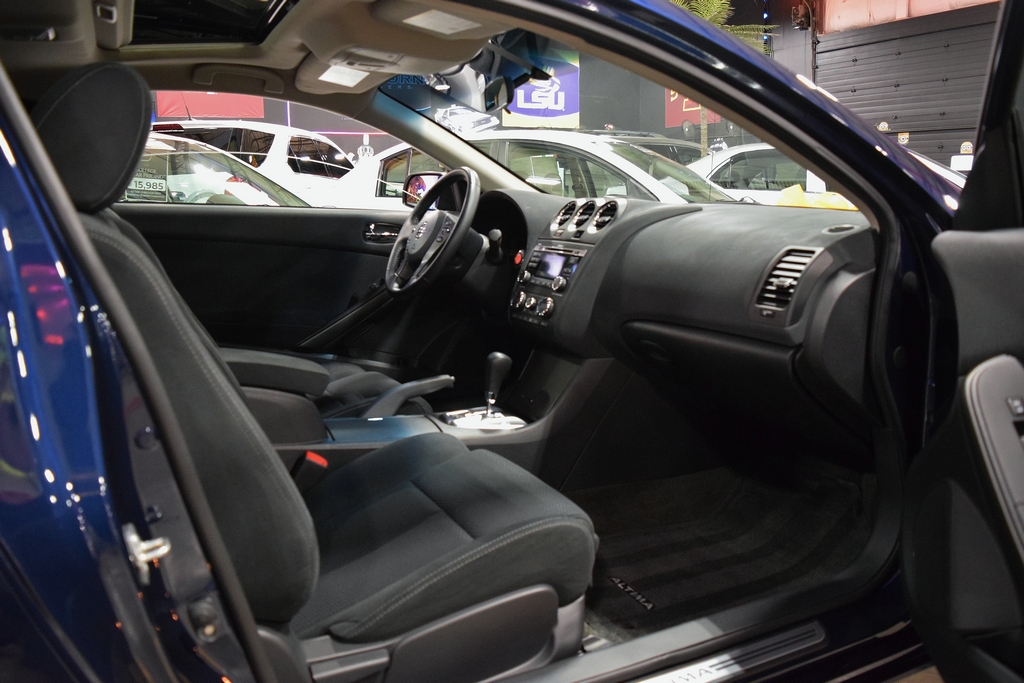 Used 2011 Nissan Altima 2.5 S Coupe FWD image 21