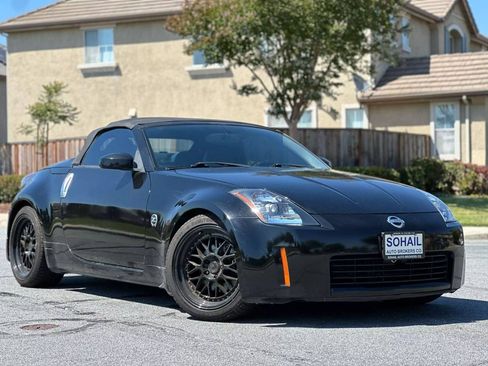 Used 2004 Nissan 350Z Roadster RWD image 4