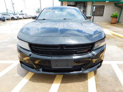 Used 2016 Dodge Charger SXT RWD image 3