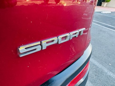 Used 2017 Jeep Cherokee FWD Sport image 10