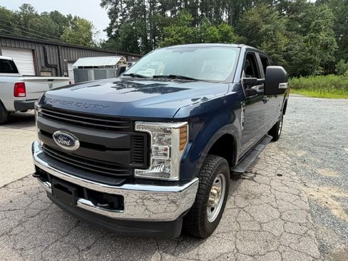 Used 2018 Ford F250 4x4 Crew Cab Super Duty image 8