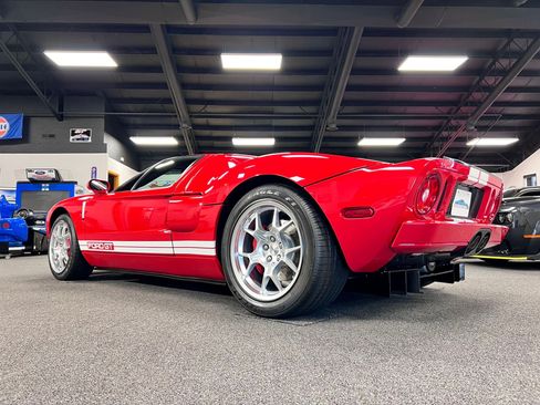 Used 2005 Ford GT RWD image 40