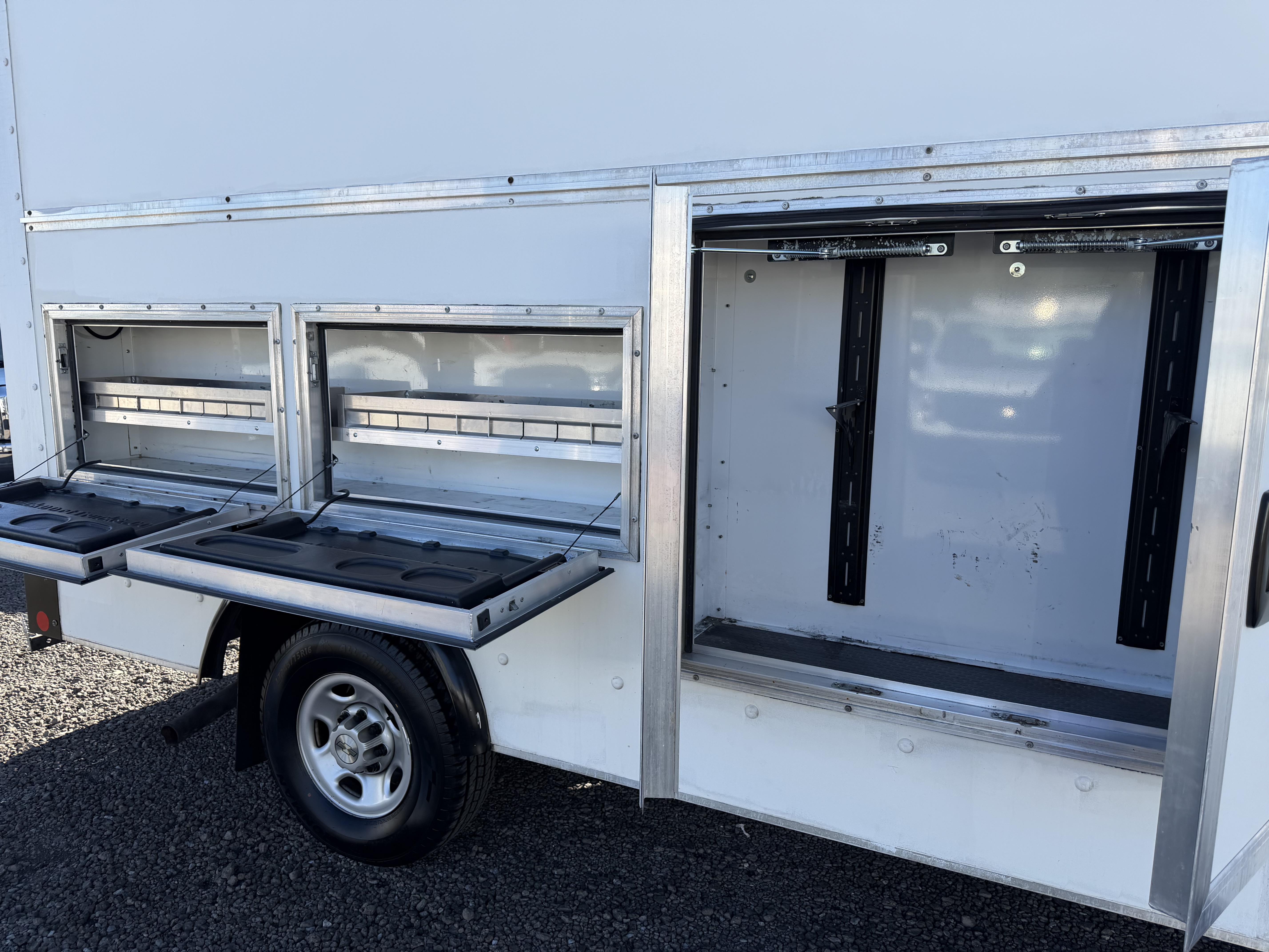 Used 2021 Chevrolet Express 3500 UNAVAIL RWD image 11
