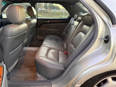 Used 2000 Lexus LS 400 image 13
