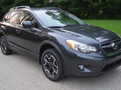 Used 2014 Subaru XV Crosstrek 2.0i Limited AWD/4WD image 6