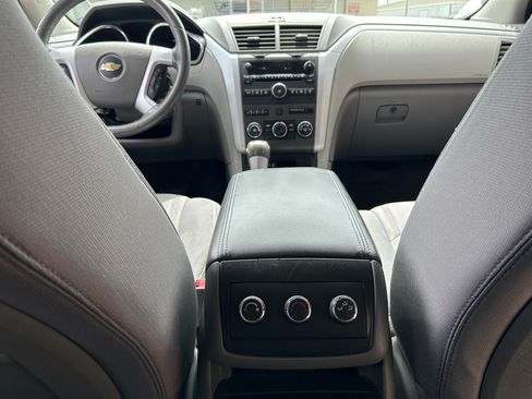 Used 2012 Chevrolet Traverse LT image 20
