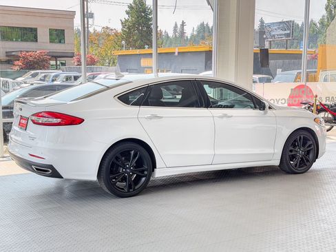 Used 2019 Ford Fusion Titanium AWD image 4
