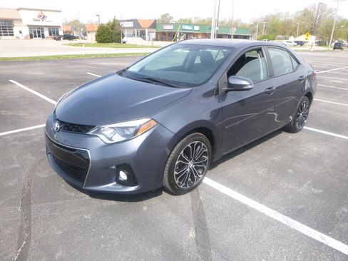 Used 2015 Toyota Corolla S Plus image 2