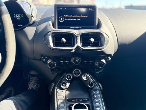 Used 2023 Aston Martin V8 Vantage image 16