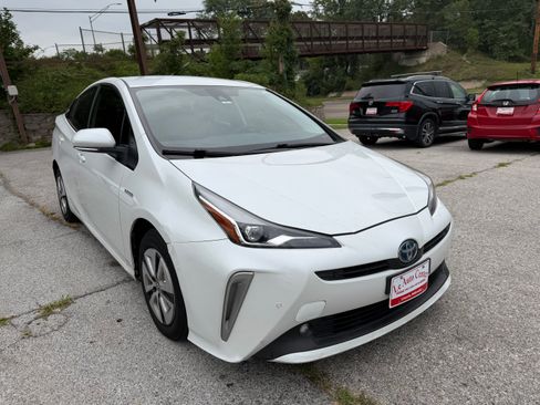 Used 2022 Toyota Prius AWD w/ Protection Package #2 image 6