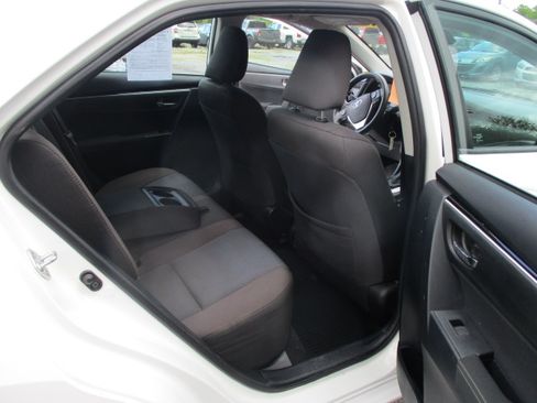 Used 2018 Toyota Corolla LE FWD image 17