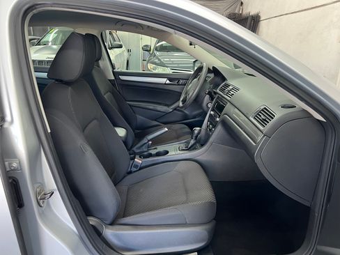 Used 2013 Volkswagen Passat 2.5 S image 17