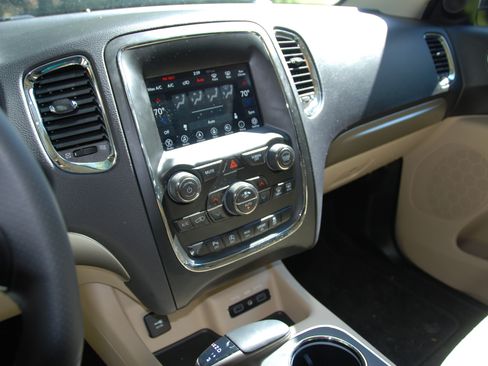 Used 2018 Dodge Durango AWD SXT image 23