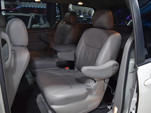 Used 2006 Toyota Sienna XLE Limited image 19