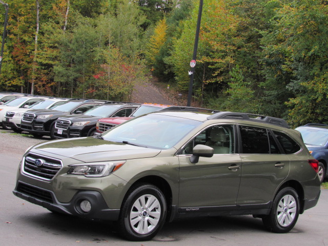 Used 2018 Subaru Outback 2.5i Premium AWD/4WD image 2