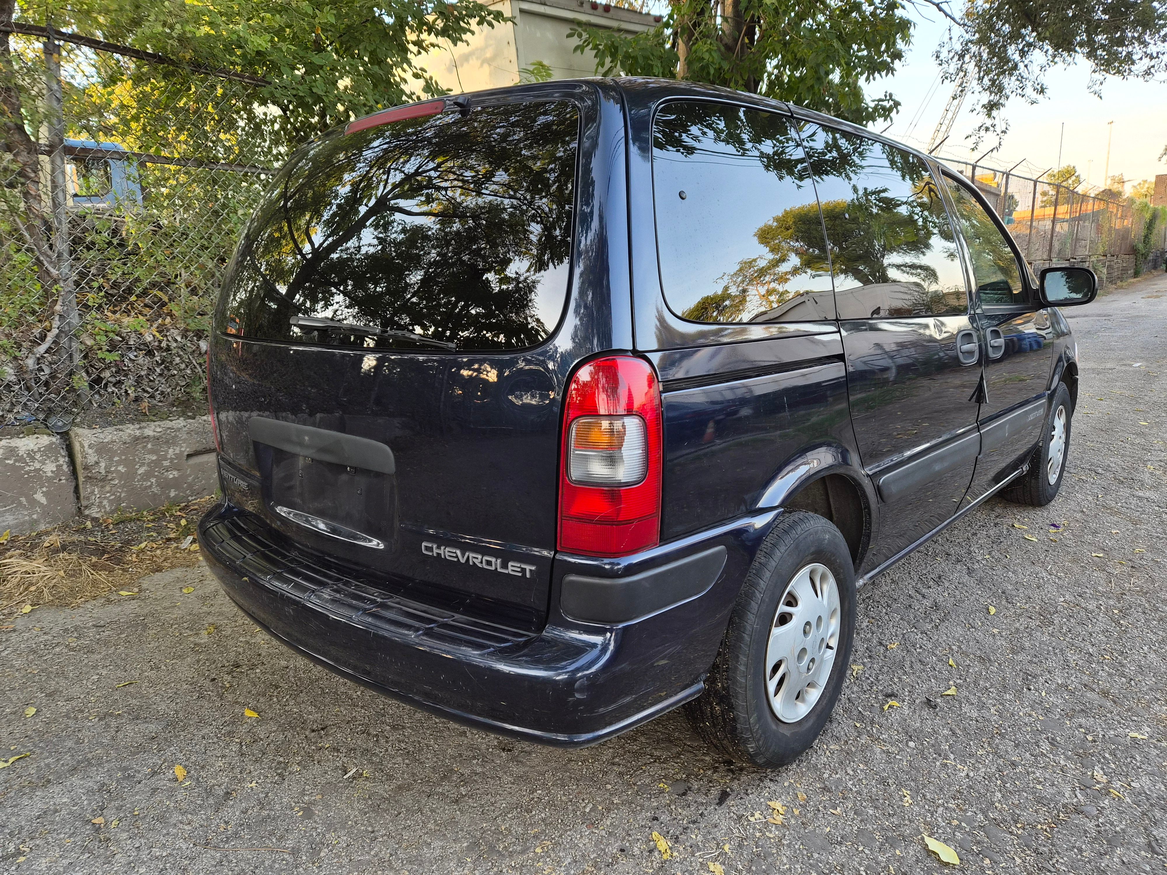Used 2004 Chevrolet Venture UNAVAIL FWD image 3
