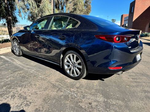 Used 2022 MAZDA MAZDA3 image 2