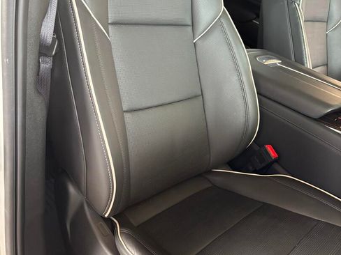 Used 2024 Cadillac Escalade 4WD Premium Luxury image 14