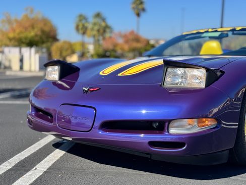 Used 1998 Chevrolet Corvette image 3