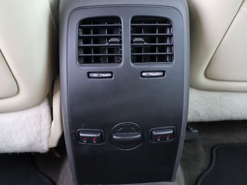 Used 2015 Lincoln MKS Elite image 17