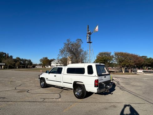 Used 1999 Dodge Ram 2500 Truck SLT image 5