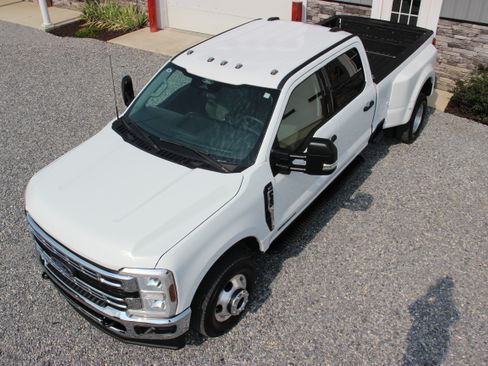 Used 2024 Ford F350 4x4 Crew Cab DRW Super Duty image 10