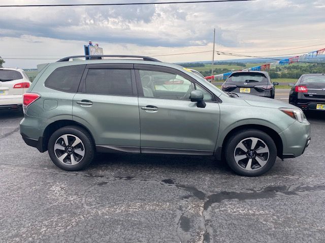 Used 2018 Subaru Forester 2.5i Premium AWD/4WD image 5