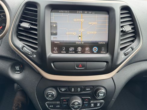 Used 2015 Jeep Cherokee Limited image 19