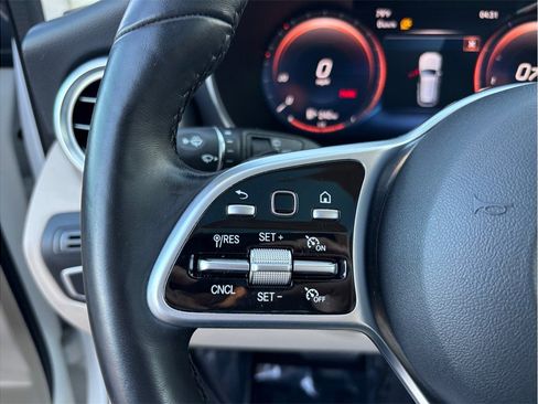 Used 2020 Mercedes-Benz GLC 300 image 26