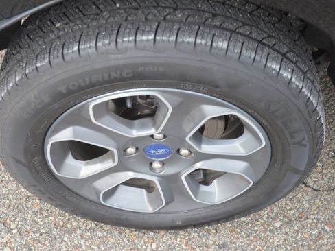 Used 2021 Ford EcoSport S image 25