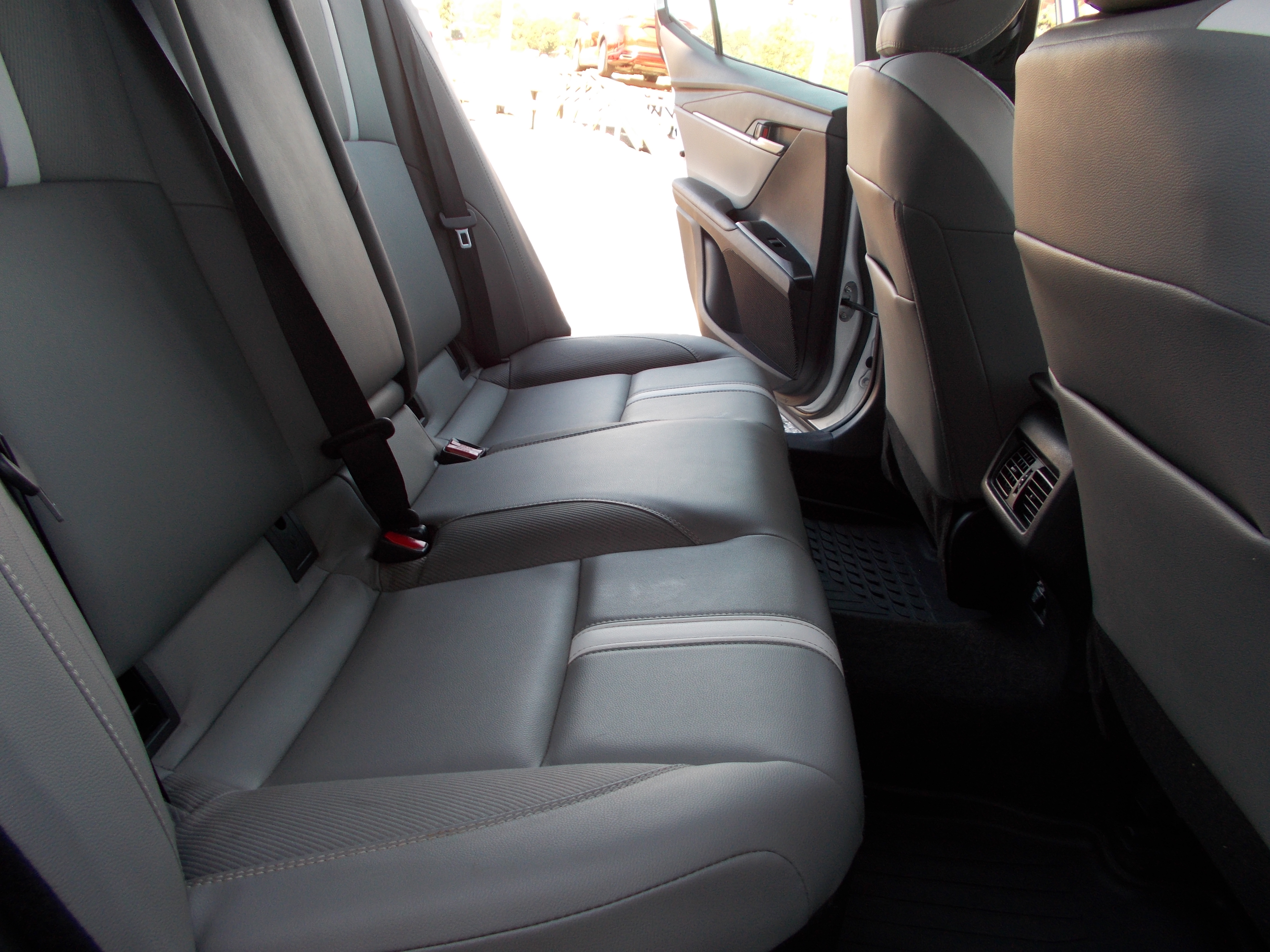Used 2025 Toyota Camry SE Hybrid FWD image 20