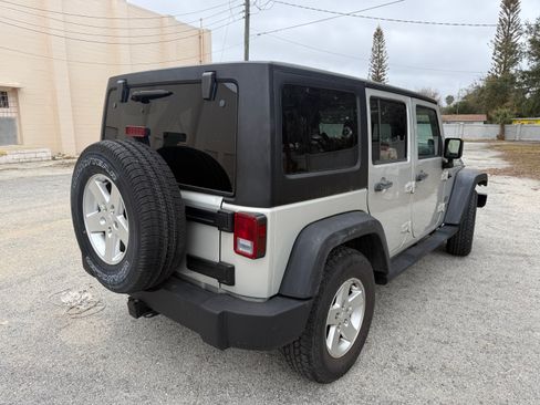 Used 2007 Jeep Wrangler Unlimited X image 4