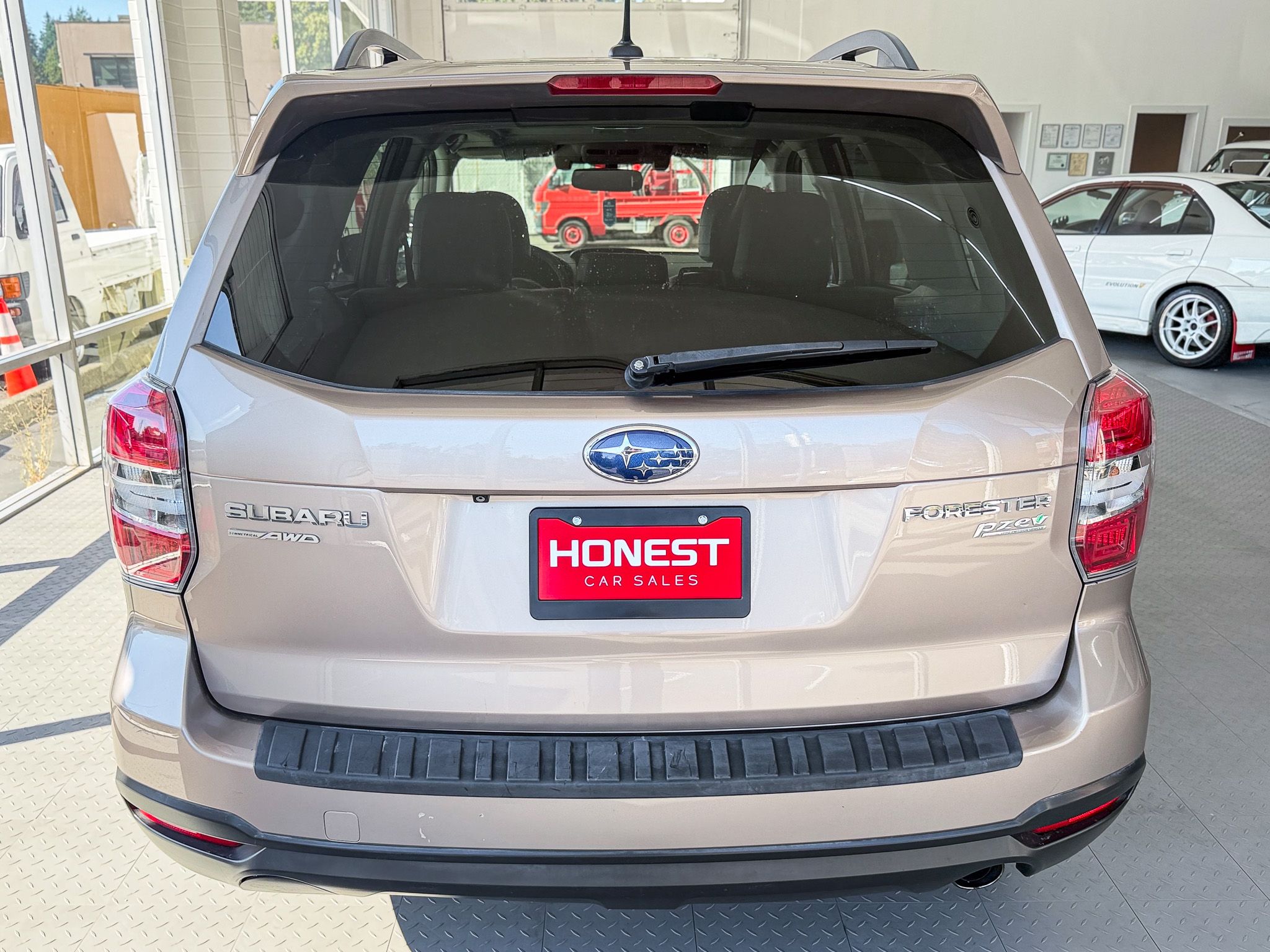 Used 2015 Subaru Forester 2.5i Touring AWD/4WD image 5