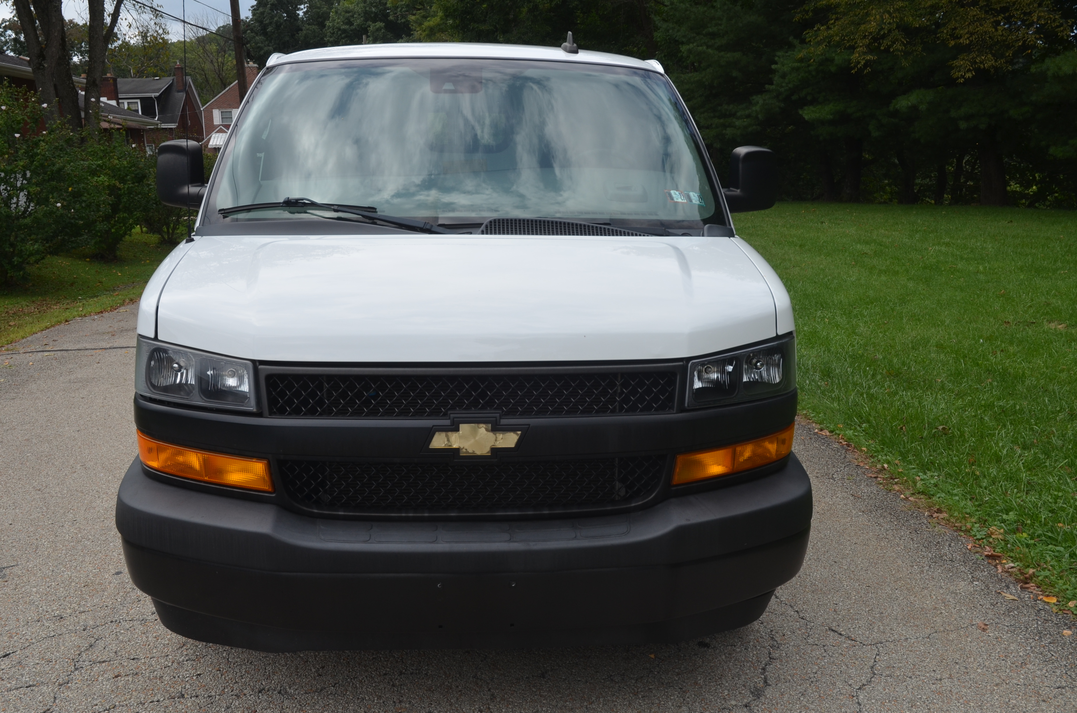 Used 2019 Chevrolet Express 2500 UNAVAIL RWD image 8