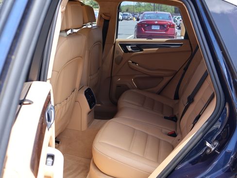 Used 2016 Porsche Macan Turbo image 15