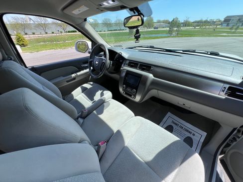 Used 2007 Chevrolet Suburban 4WD 2500 image 13
