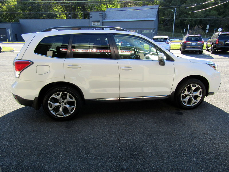 Used 2017 Subaru Forester 2.5i Touring AWD/4WD image 5