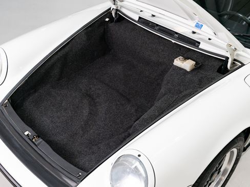 Used 1987 Porsche 911 Carrera Coupe RWD image 50