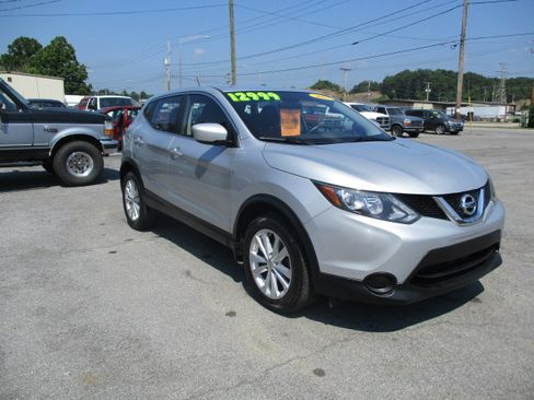 Used 2017 Nissan Rogue Sport S image 4